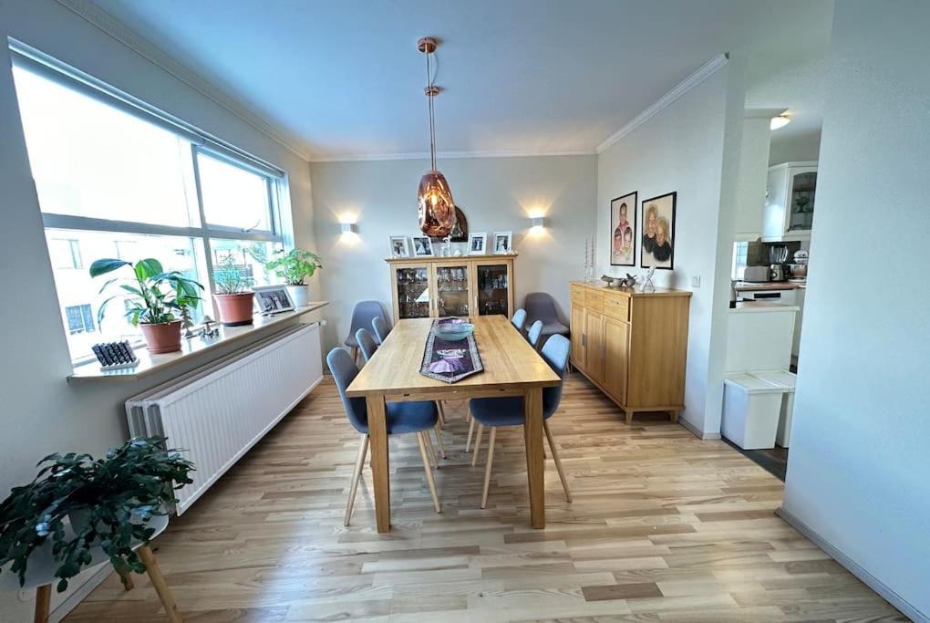 Spacious And Family Friendly Apartment In Reykjavík Exterior photo